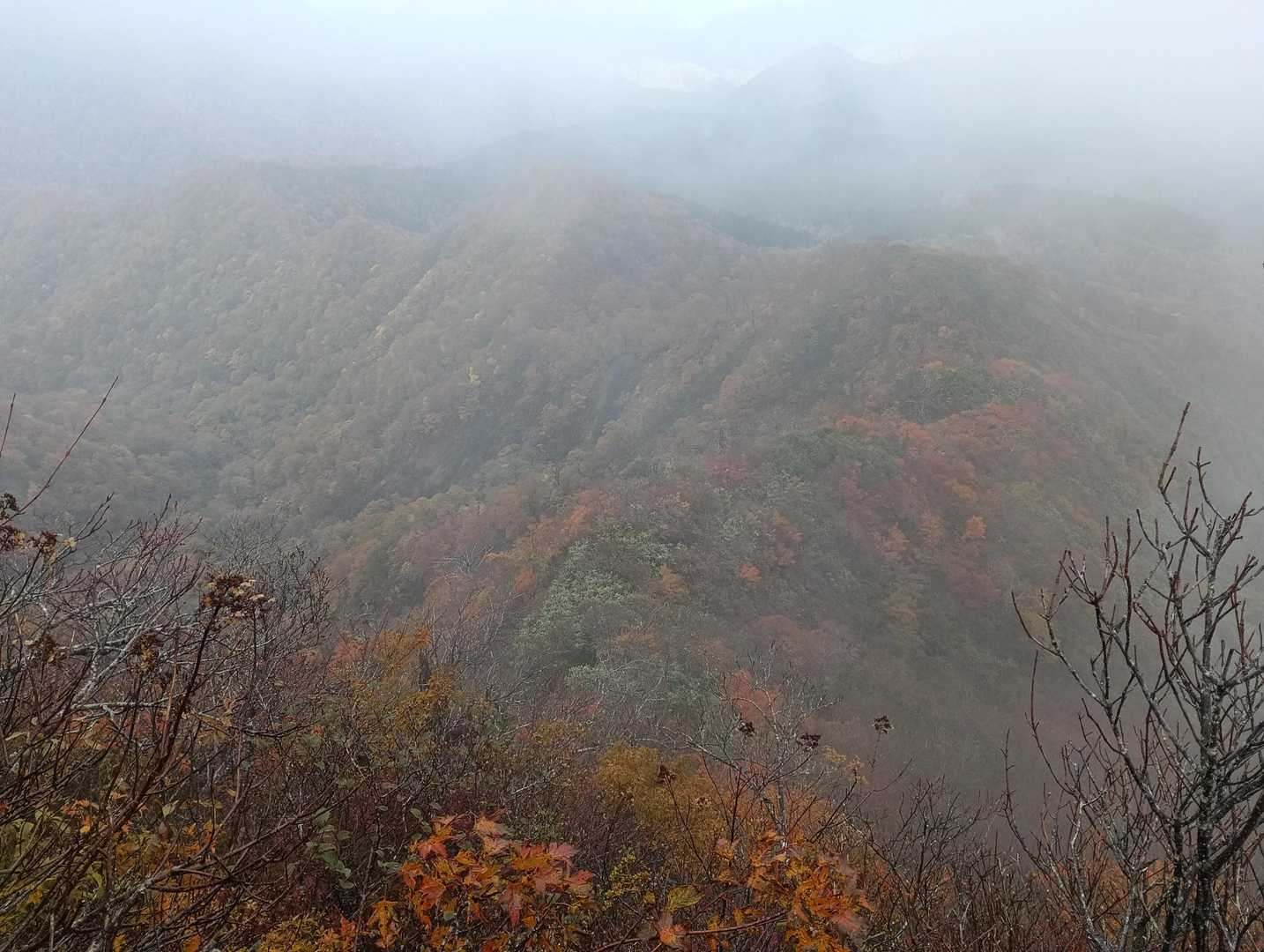 晴れてたら嘸かし大絶景なんでしょうネ