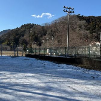 秋山スポーツ公園駐車場ココで合ってたのかな？