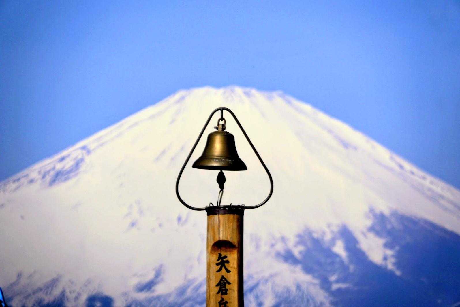 矢倉岳 | 富士山の壮大な姿を仰ぐ、新緑と秋の紅葉に包まれる静かな周回ルートの写真