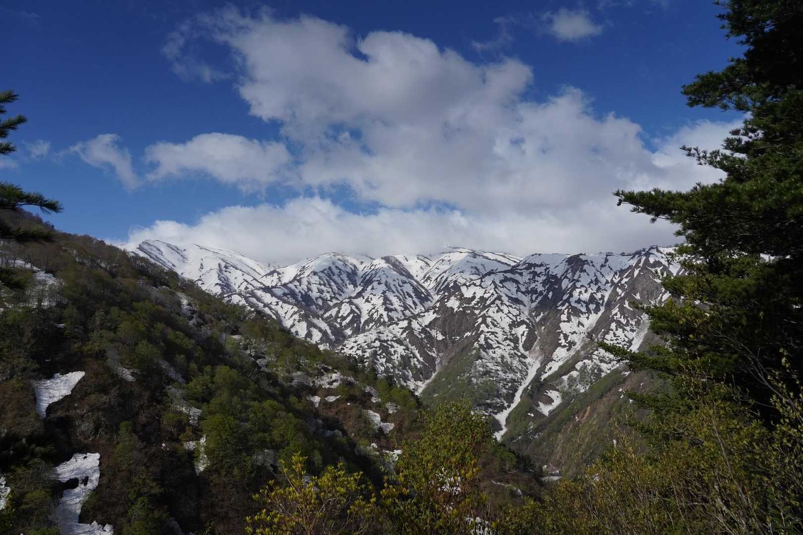 飯豊梅花皮荘バス停-倉手山登山口-倉手山 往復コースの写真