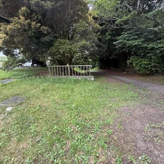 降りだしそう。折りたたみ傘だけ持って出発