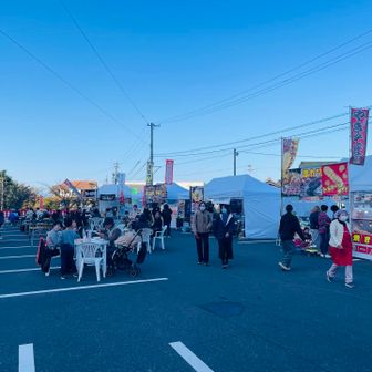 もみじ祭りやってました🍁
出店で食べ物買おうとしたけど並び過ぎていて辞めた🤣