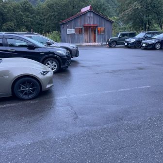 スタート

5時30分過ぎで数台空いててセーフ
※奥の第1駐車場は結構空いてた。



