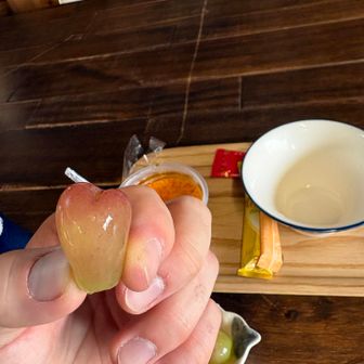 サービスでいただいた、ハート形のブドウ『マイハート』って品種らしい！かわいい