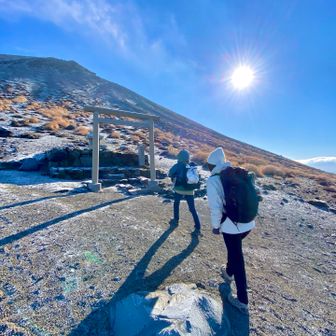 姐さん達と山の事、山仲間の話し『命』の話しをしてたらこの辺まで来ちゃってました。