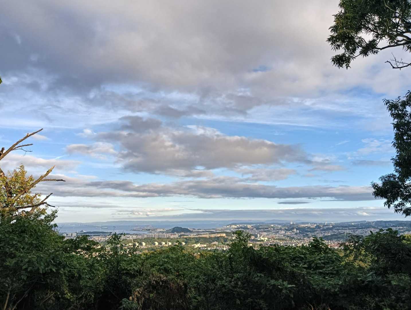 大丸山山頂からの眺望は海が見えて綺麗！😍
