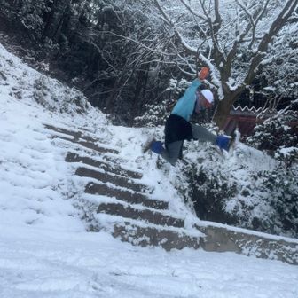 腫れは引いたけど完治までもう少しかかるかな🤔実は右足を前にする方がより高く飛べてる✈️お疲れ山でした⛰️