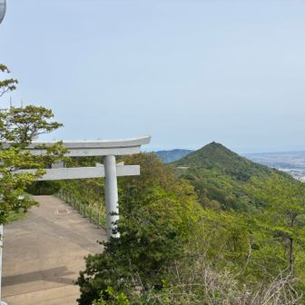 ⛰️弥彦山 より ⛰️多宝山