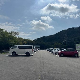 朝活は気持ちいいものです！
500円玉握りしめて　出口へ
せ、せ、1000円！？
知らなかった〜　
お疲れ様でした〜　　✂️