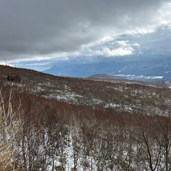 眺めを楽しむ
浅間山は雲の中