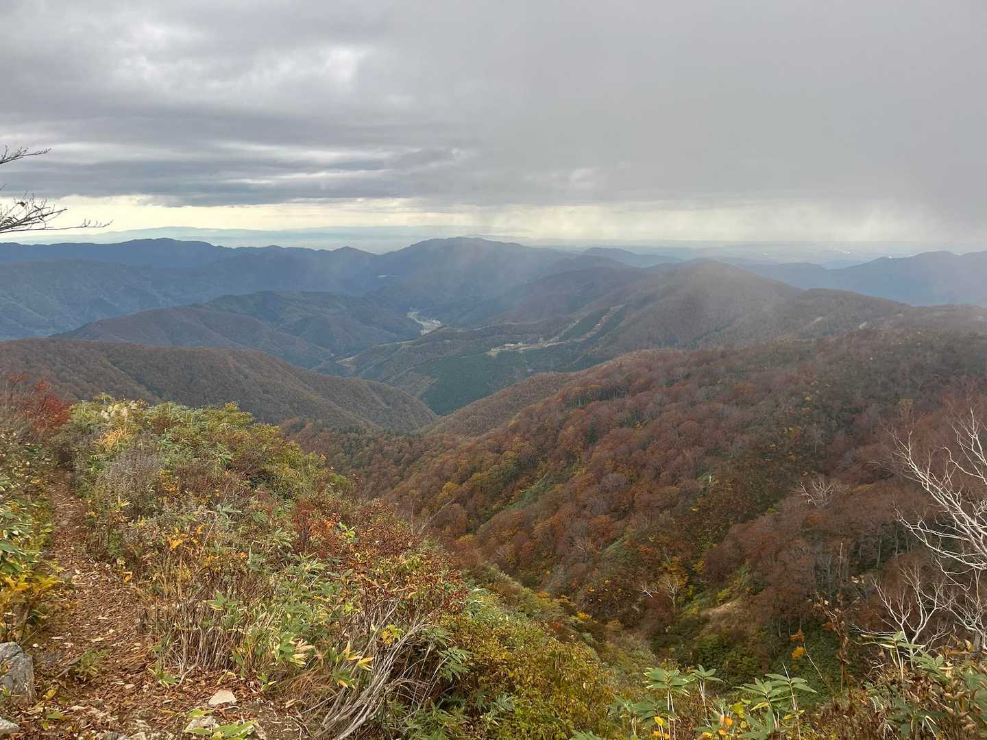 雨降る前に、あわてて下山
