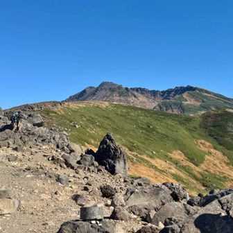 鳥海山を振り返る。憧れの君はイケメンでとても素敵なお山でした。