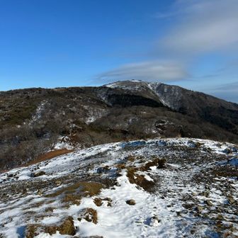 あれが最終目的地の蓬莱山
まだまだ遠いな