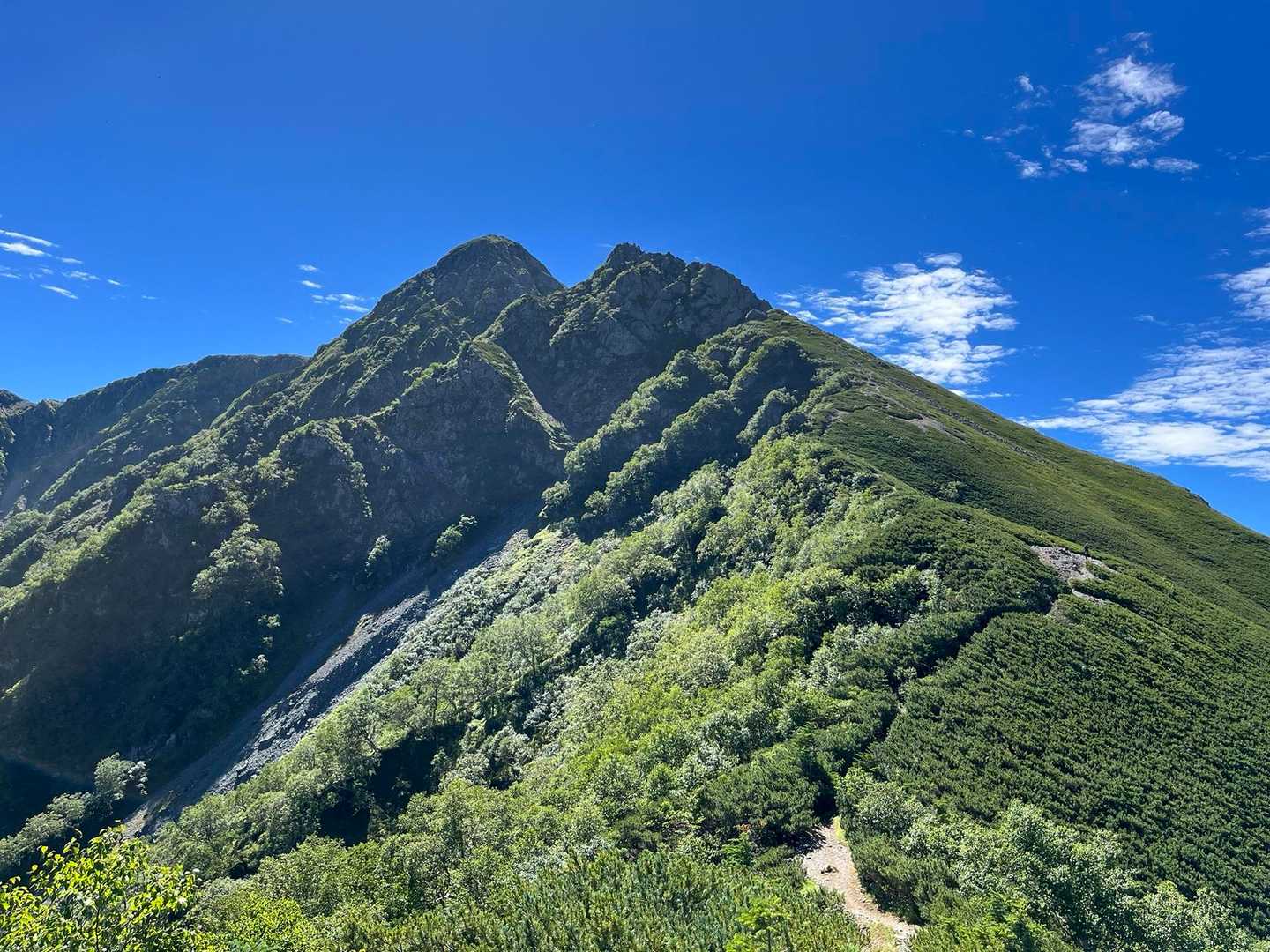 塩見岳往復 | 日本一高い峠から、南アルプスのヘソと呼ばれる絶景尽くしの百名山への写真