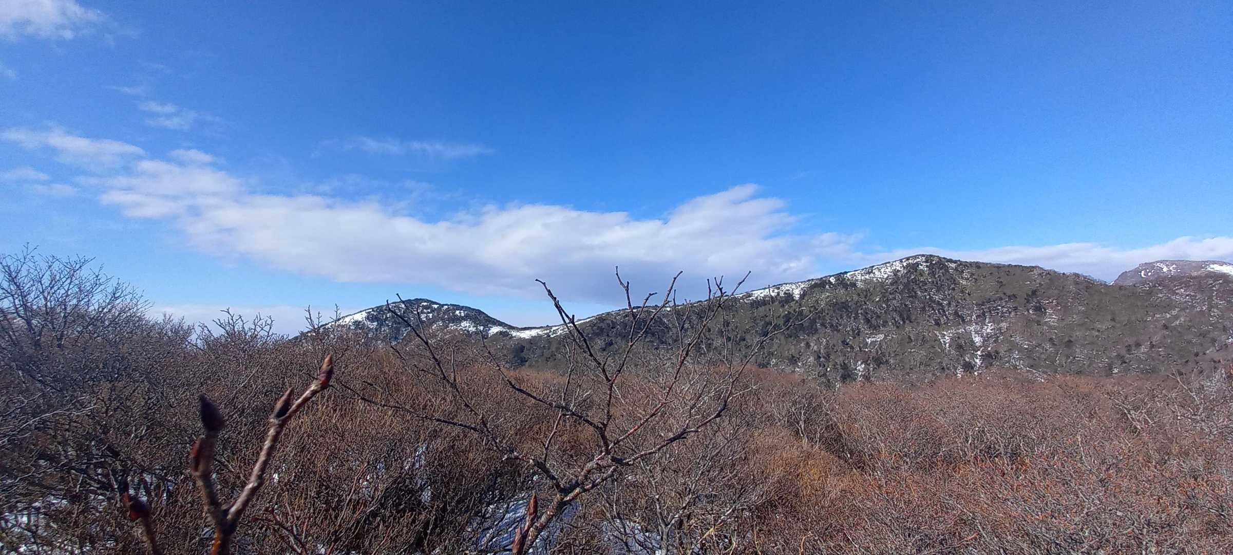白笹山と南月山