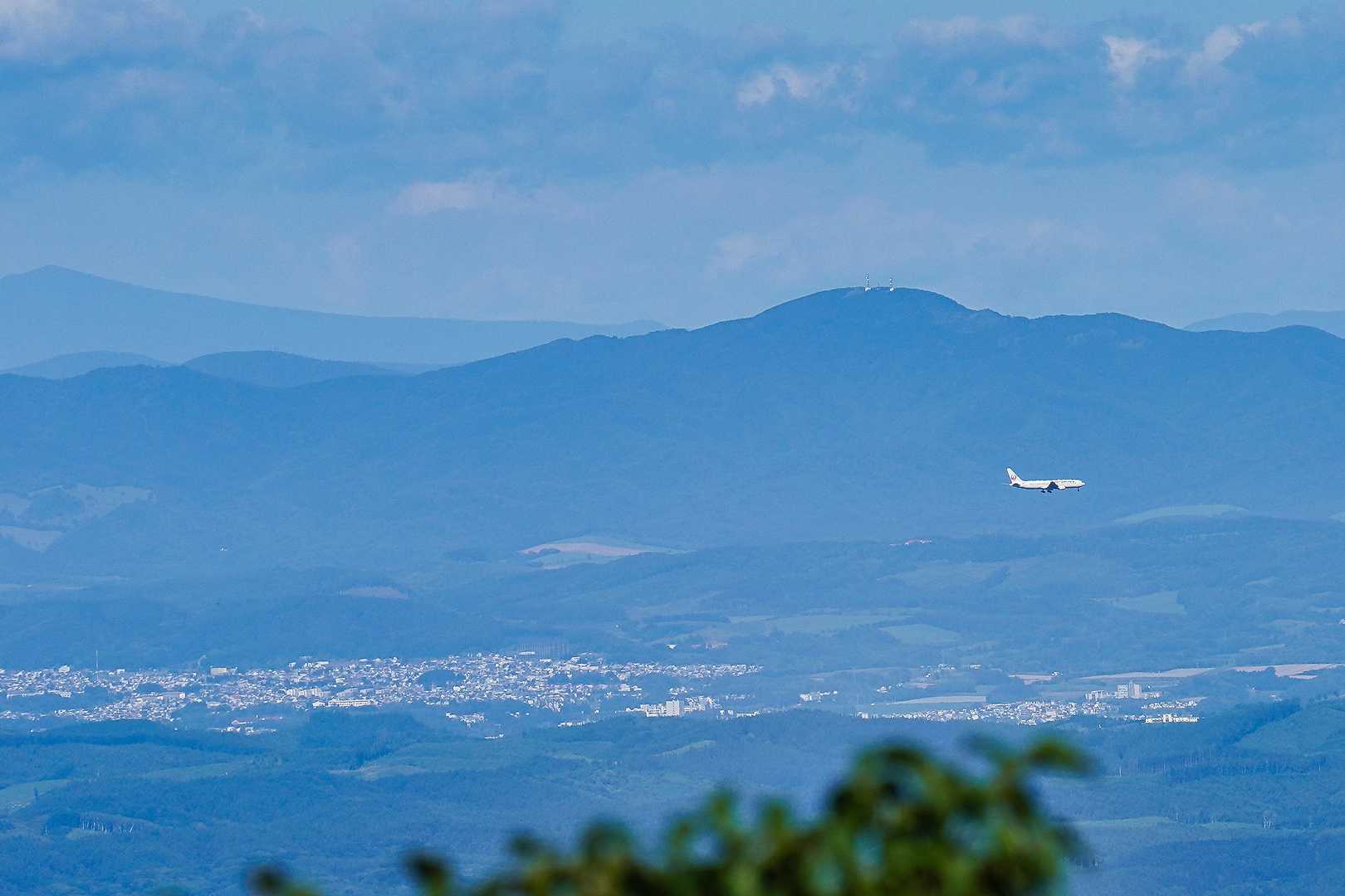 女満別空港へ向かうJAL機を発見😲😲