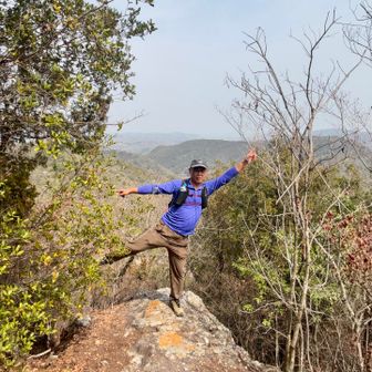 雀岩に向かいましたが、ここまで。
薮に心が折れました💧
ポッコリお腹に衝撃を受ける💢
痩せないと…😅