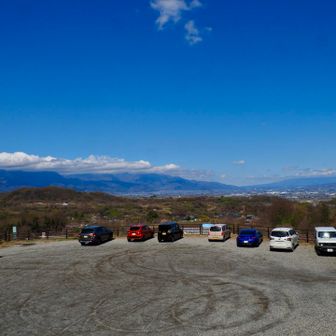 駐車場より
高峰は雲の中