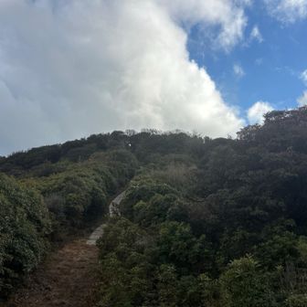 あそこが魂の山か