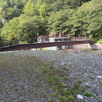 ヌカビラ岳から下りながら捜索したが、往路でロストしたサングラスがない😓
高かったのもあるが、思い出の品だっただけにメンタル凹み