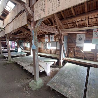 何ヵ所かある茶屋の中はこんな感じ