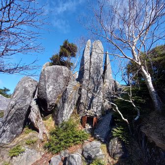 日の出岩