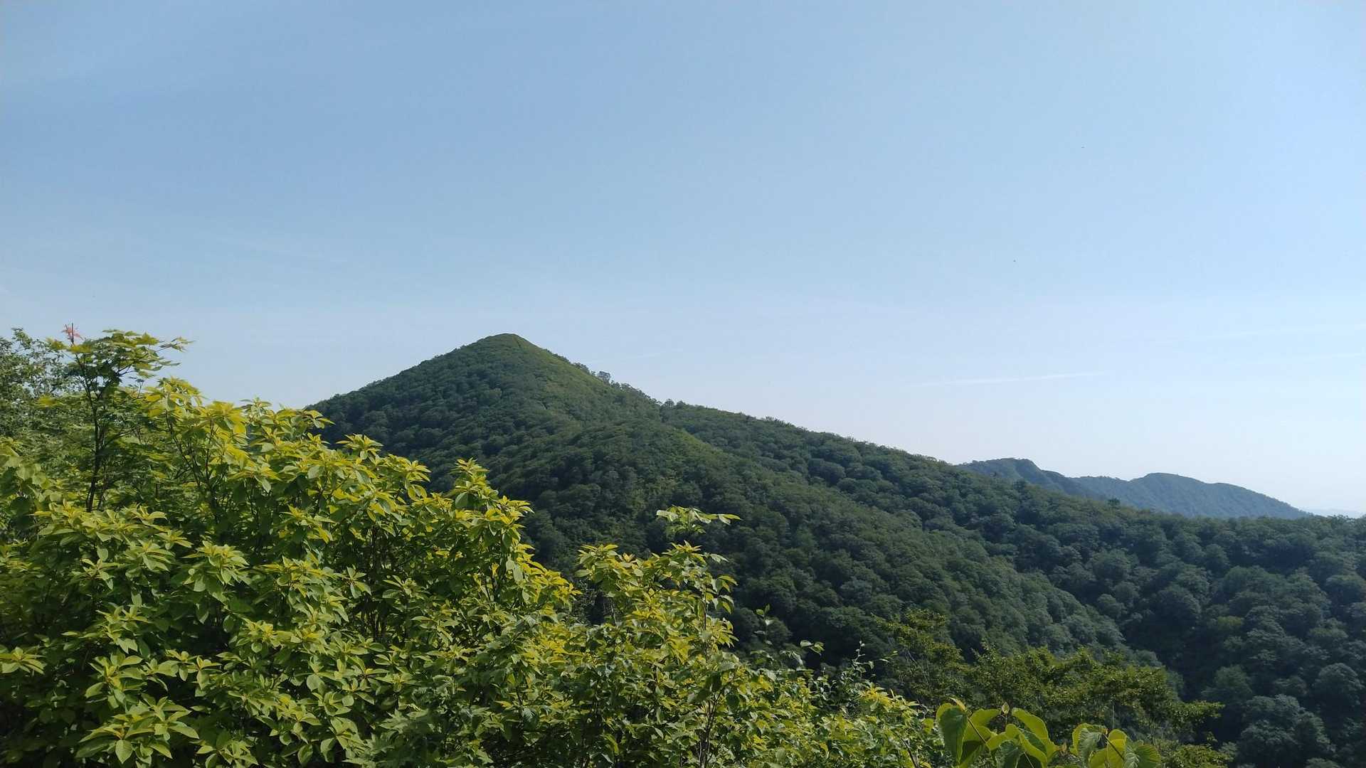 鉢伏山▲前回は積雪期に右側から登頂