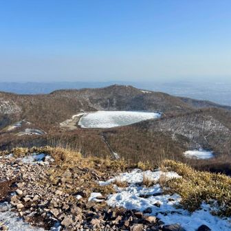 山頂はめちゃくちゃ開けていて景色が良い