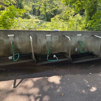 登山口に到着。靴を洗い。