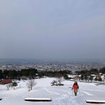 町の景色も、今日はぼんやり。