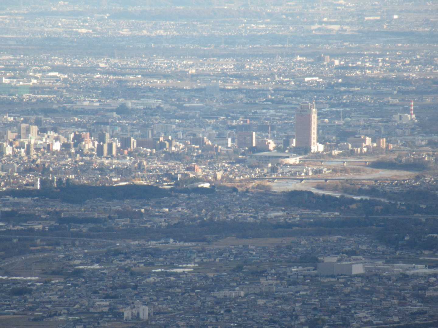 前橋県庁ズーム空気が澄んでいて綺麗に映りました