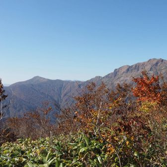 谷川岳〜川棚ノ頭方面📸
青空がまぶしいぜ☀️