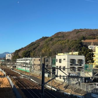 峠行きバスに乗り遅れ💦
列車も国府津止まり
二宮で下山するようにアナウンス

二宮からバスで行くかぁ