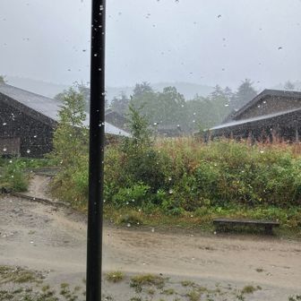 13時半ごろ土砂降りの大雨、燧に登っていたら下山と被るので登らなくてよかった…
