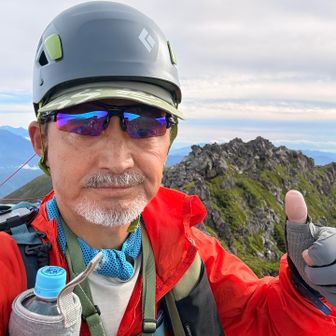 目的の摩利支天山頂！