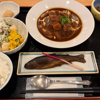 徳沢ロッヂ夕食
