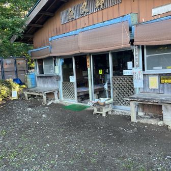 夜叉神峠小屋到着
こちらもキャンプできるのですね⛺️
