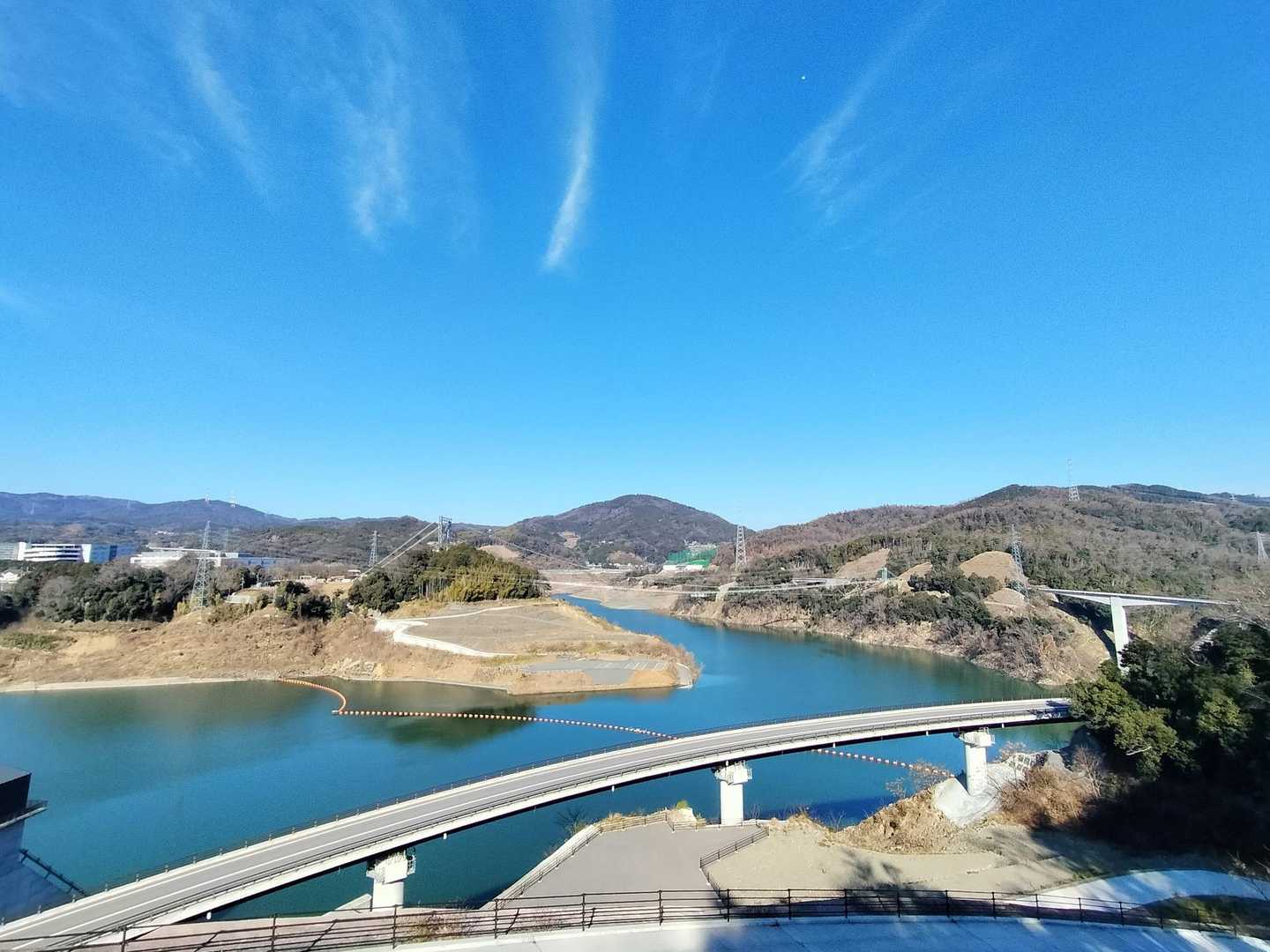 ふぇー✨✨👏

奥に見えるのは大阪50山の竜王山