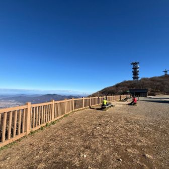 御幸ヶ原に到着
青空気持ちイイ〜♡と‥この時の私は何も気がついていませんでした💦
（どう見ても閑散としてるよね）