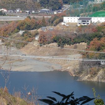 この吊り橋は、