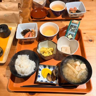 4:30朝食、食べ終えて外に出ると…