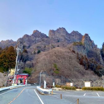 お疲れさまでした
日が傾き始めた
ギザギザチックな妙義
バニさん あきばっちさん
本当にありがとうございました🙇
山友さん ありがとうね😊