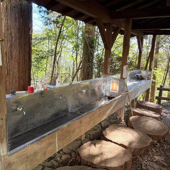 キャンプ場風
水も出るし使用可（飲用不可とあるが…）