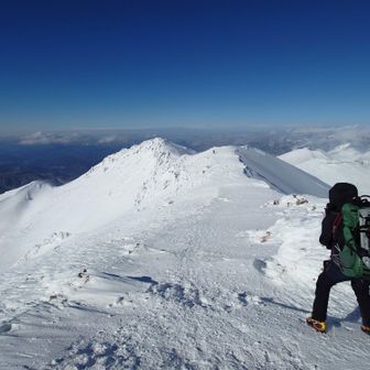 そろそろ寒くて限界
凍る前に下山に転じます