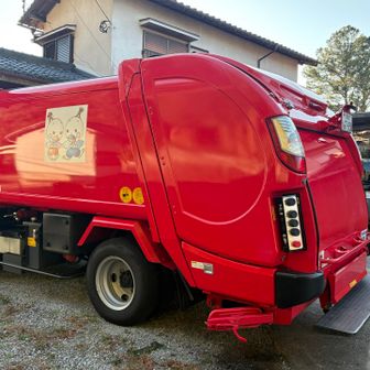 停まっていたゴミ収集車に