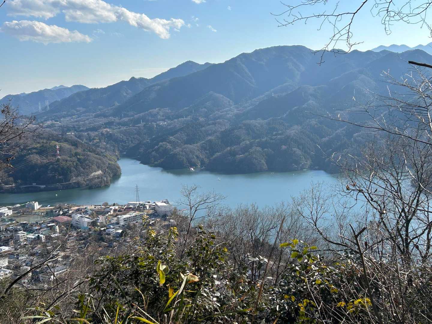 相模湖が見えてきた