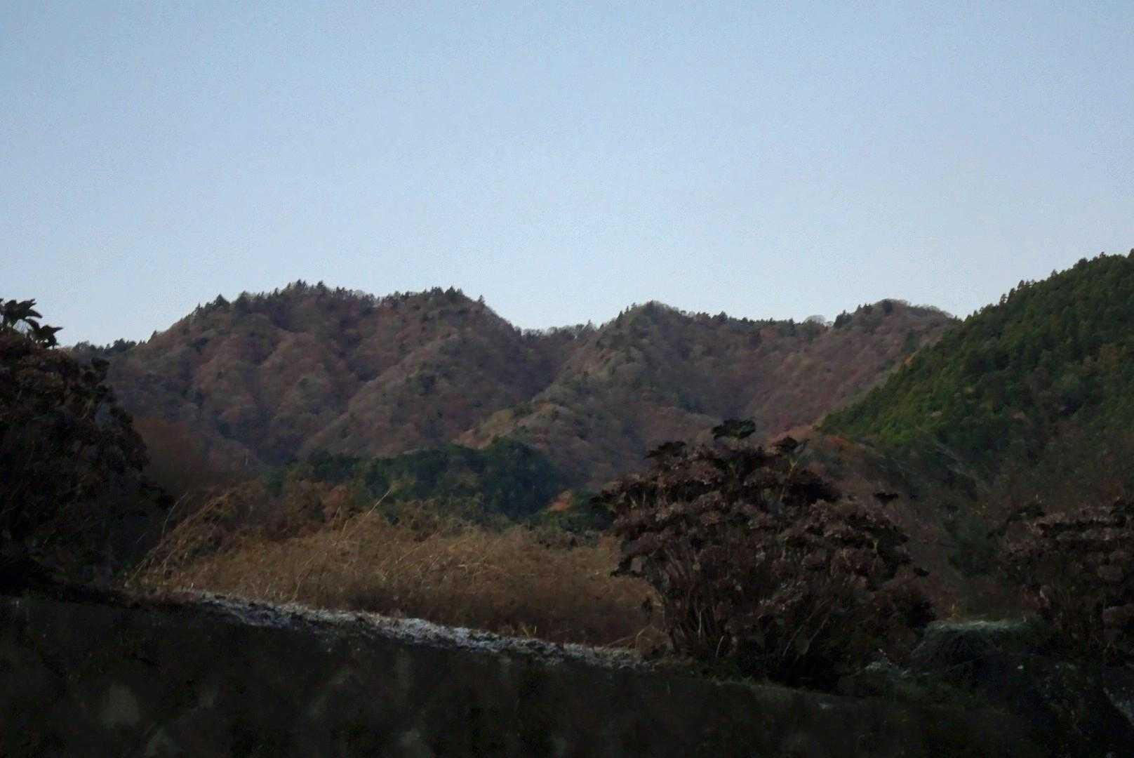 これから登る三峰山