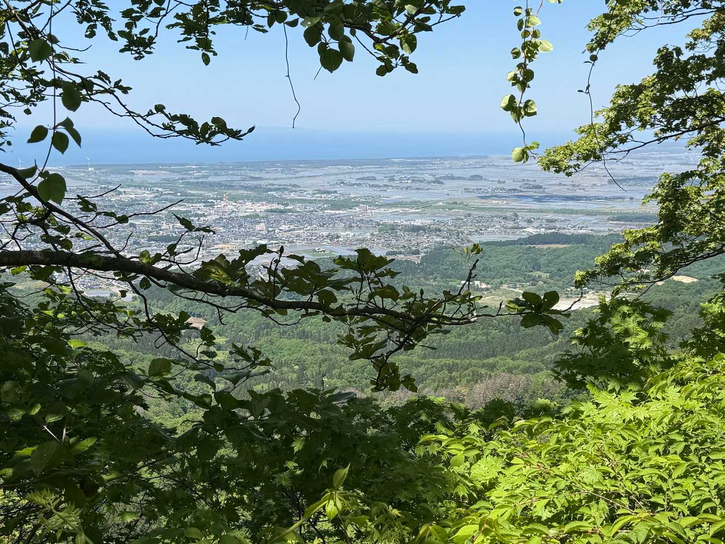 このコース唯一の展望
今日は日本海まで見渡せます😄