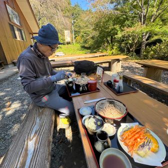 川のせせらぎを聞きながら食べるお蕎麦は絶品