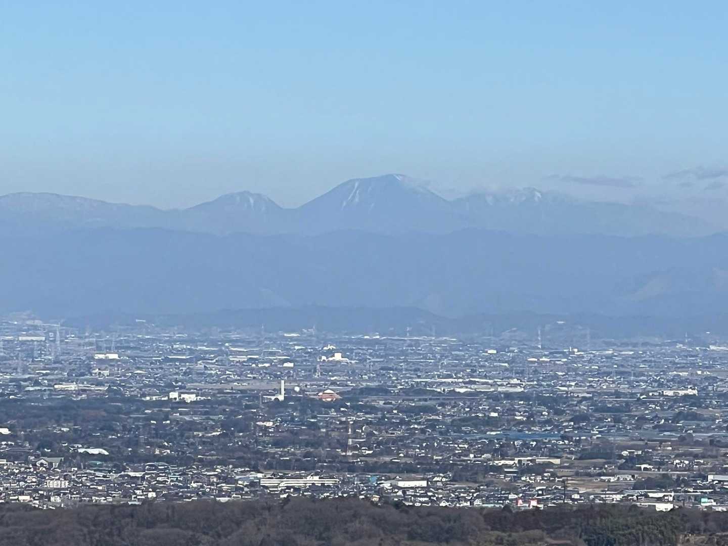 男体山と日光連山
下に見える街並みは寄居かな